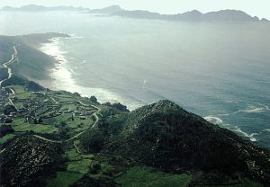 Monte do Facho, Blick nach Südwest auf die der Ría de Vigo vorlagerten Cíes-Inseln. © DAI